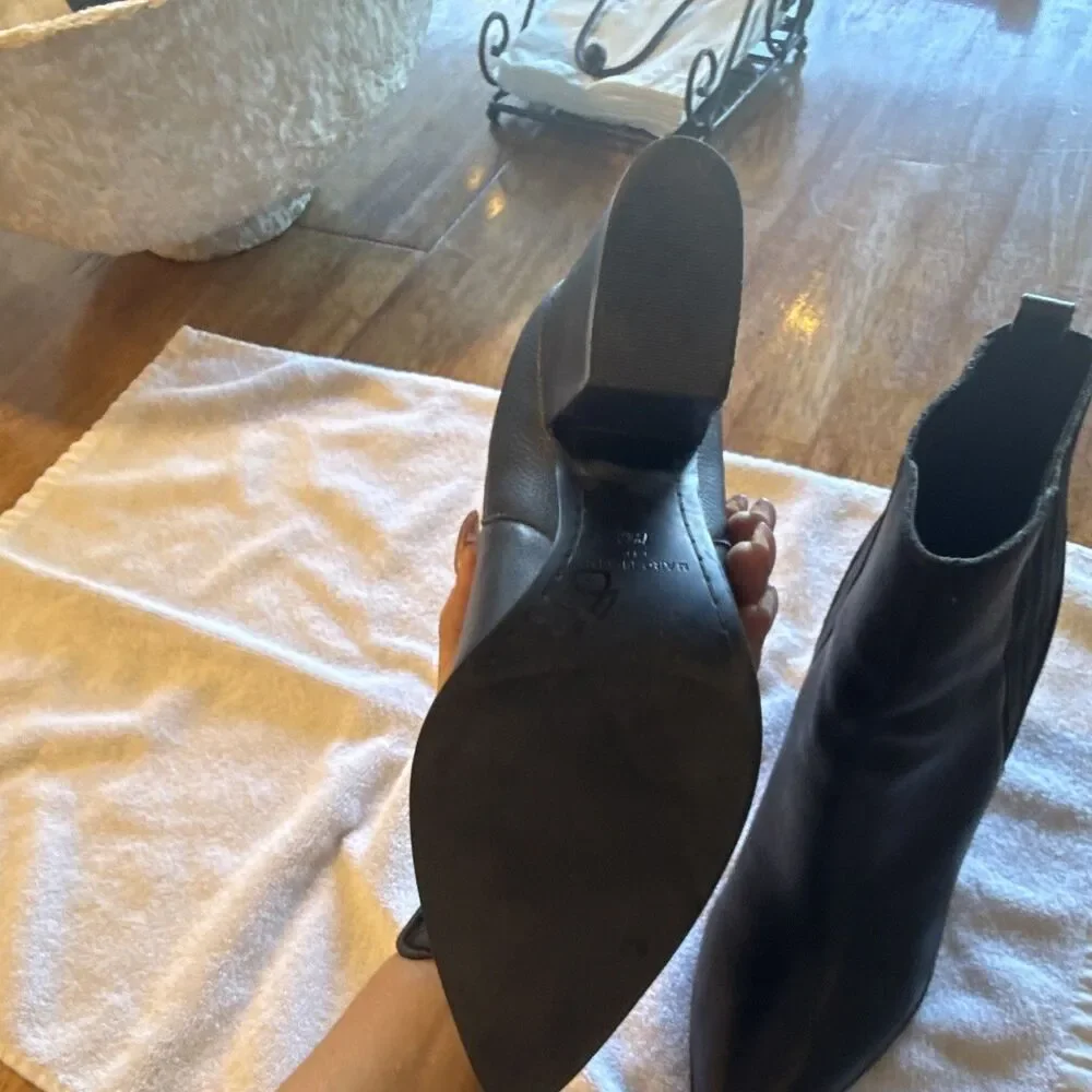 Marc fisher ankle boots 7.5